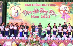 Trao quà trẻ em là con quân nhân tiêu biểu và gia đình khó khăn nhân dịp Tết trung thu