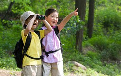 Gia đình bình dân có thể đưa con đi khám phá thế giới với 3 cách đơn giản 