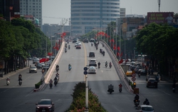 Phố phường Hà Nội thoáng đãng trong sáng 2/9