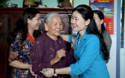 “Thế hệ phụ nữ hôm nay mãi noi gương các dì, các cô đi trước”
