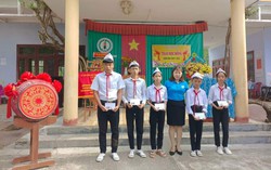 Quảng Ngãi: Trao quà, học bổng cho học sinh mồ côi và học sinh có hoàn cảnh khó khăn
