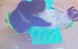 Vụ cô giáo tát liên tiếp vào mặt bé gái 2 tuổi: Người mẹ mong muốn pháp luật xử lý nghiêm
