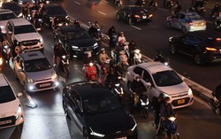 Cuối kỳ nghỉ Tết Dương lịch, dòng xe lại hối hả quay về Thủ đô