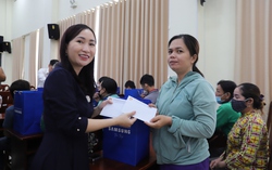 TPHCM: Tặng gần 5.700 thẻ BHYT cho người dân có hoàn cảnh khó khăn