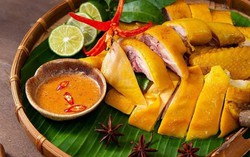 Sắm Tết an toàn: Nửa con gà ủ muối hoa tiêu giá bằng bát phở (?!) 