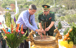 Tưởng nhớ các Anh hùng, liệt sĩ tại Nghĩa trang liệt sĩ thành phố Hà Tiên