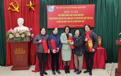 Phụ nữ Hà Nội tích cực nhân rộng mô hình “Nhà tôi có bình chữa cháy”