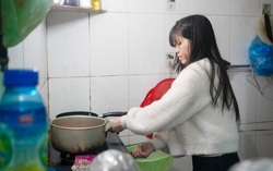Bắc Ninh: Công việc ảm đạm, thu nhập thấp, công nhân đi xe máy cả trăm cây số về quê ăn Tết