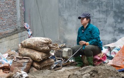 Thợ xây, phụ hồ làm cố cuối năm, mang cả chục triệu về tiêu Tết 