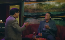 "Chúng ta của 8 năm sau": Lộ diện ông bố quyền lực của nữ phụ sang chảnh nhất phim