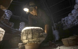 Độc đáo làng muối hầm Tuyết Diêm 150 năm tuổi