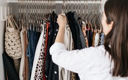 7 bước nhanh gọn sắp xếp tủ quần áo mùa đông