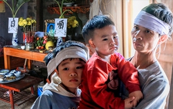 Xót xa 3 đứa trẻ mồ côi mẹ sau tai nạn giao thông, nương tựa vào bố tật nguyền: "Mất mẹ là mất mát quá lớn đối với cuộc đời cháu"