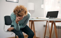 Cúi xuống bị đau đầu là bệnh gì? Có nguy hiểm không?