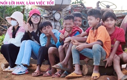 Cô gái "gieo" ước mơ bóng đá đến trẻ em vùng cao