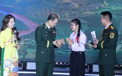 Xúc động với câu chuyện "Nâng bước em tới trường" của bộ đội biên phòng Việt Nam dành cho trẻ em Lào 