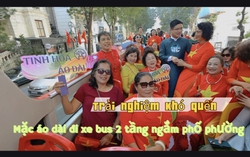 Mặc áo dài đi xe bus 2 tầng ngắm phố phường: Trải nghiệm khó quên