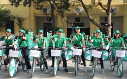 Hoa hậu Ngọc Hân và cán bộ, sinh viên Học viện Phụ nữ đạp xe diễu hành lan tỏa lối sống xanh