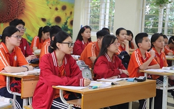 Lợi và hại khi trường siết học sinh dùng điện thoại - 
Bài 3: Nên tạo môi trường học tập tích cực và trách nhiệm, thay vì cấm đoán