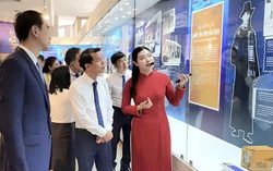 Trưng bày hơn 200 tài liệu và hiện vật về Chủ tịch Hồ Chí Minh ở Trung Quốc