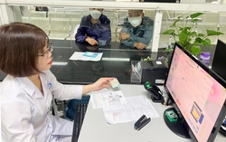 Thanh toán tiền thuốc, vật tư y tế mua ngoài: Làm sao để ít phiền hà cho người bệnh?