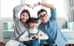 Ngày Trẻ em Thế giới 20/11: Những lời khuyên cho cha mẹ trong giao tiếp với con