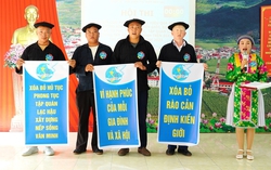 Nữ trí thức dân tộc thiểu số mạnh mẽ để phá vỡ rào cản
