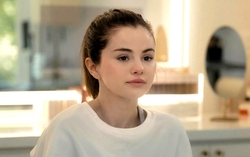 Selena Gomez đề cao yêu thương chính mình