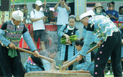 Bánh giầy ngày Tết của người Mông