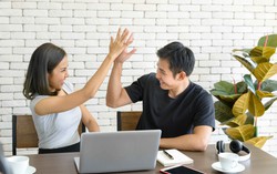 Chồng làm "hậu phương" để vợ tập trung kiếm tiền