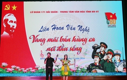 Liên hoan văn nghệ "Vang mãi bản hùng ca nơi đầu sóng"