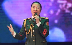 3 nữ Nghệ sĩ Nhân dân mặc áo lính