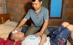 Cha mẹ nghèo và ước mong giành lại sự sống cho trai 11 tuổi 