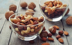 Rủ nhau ăn hạt giảm cân đón Tết, cần tránh 4 sai lầm này nếu không muốn "hại nhiều hơn lợi"
