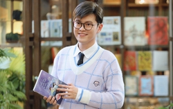 Nhà văn triệu bản Anh Khang bước qua nước mắt để trưởng thành