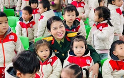 Quảng Trị: Hơn 1.100 áo ấm tặng học sinh ở địa bàn khó khăn