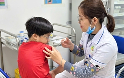 Bệnh sởi bủa vây - y tế cơ sở loay hoay 