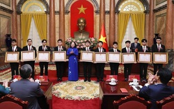 Trao Huân chương Lao động cho 20 học sinh đoạt giải quốc tế năm 2024