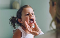Không nên coi thường khi trẻ có dấu hiệu viêm thanh quản trong mùa lạnh