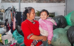"Bà nghèo quá, định qua Tết đem cháu gửi trại trẻ mồ côi"