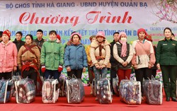 Phụ nữ nhà máy Z219 tặng quà Tết cho phụ nữ và trẻ em nghèo ở Hà Giang