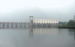 Chèo thuyền ra sông chụp ảnh Tết, hai vợ chồng đuối nước thương tâm
