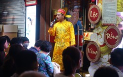 Ngày vía Thần Tài: Người dân xếp hàng từ 4 giờ sáng mua vàng lấy may