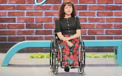 Gần 20 năm xây dựng mái nhà chung cho người khuyết tật của cô gái xương thủy tinh