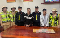 "Đón lõng", bắt quả tang 2 người đàn ông vận chuyển 15 bánh heroin trên cao tốc