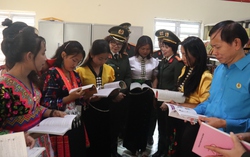 Phụ nữ Bộ Công an: Mang "Xuân ấm biên cương" đến với phụ nữ, trẻ em biên giới tỉnh Điện Biên