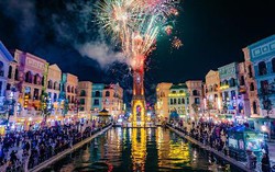 "Biển người" đổ về Grand World để cháy hết mình với loạt trải nghiệm mới