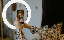5 cách hóa giải hội chứng kẻ giả mạo do dùng mạng xã hội