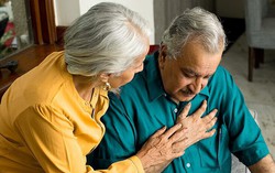 Tư thế có thể cứu sống bạn khi bị đau tim