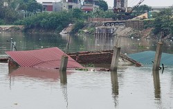 Những hình ảnh đáng sợ từ hiện trường ngôi nhà 2 tầng sập đổ xuống sông Cầu